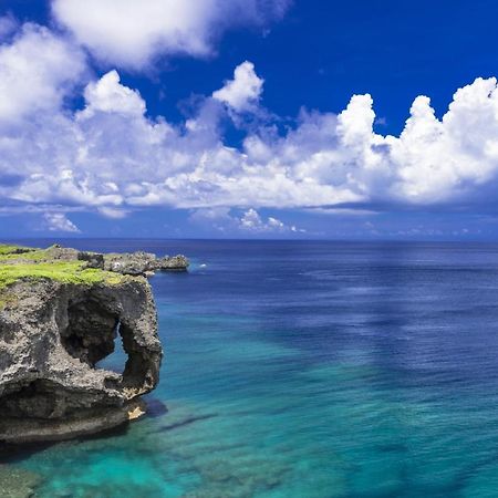 Kariyushi Condominium Resort Yomitan Ryukyu Tabikan In Zampamisaki Екстер'єр фото