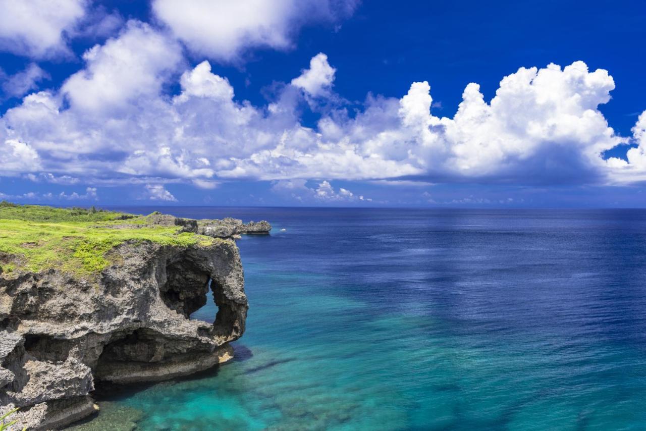 Kariyushi Condominium Resort Yomitan Ryukyu Tabikan In Zampamisaki Екстер'єр фото